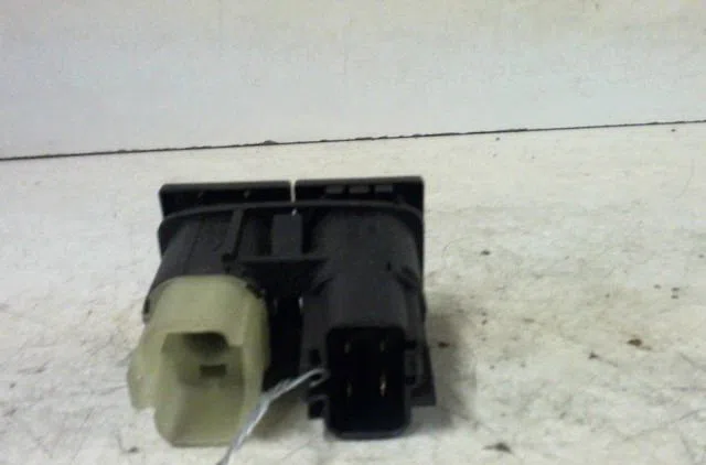 Bouton de warning FORD MONDEO occasion — photo 2