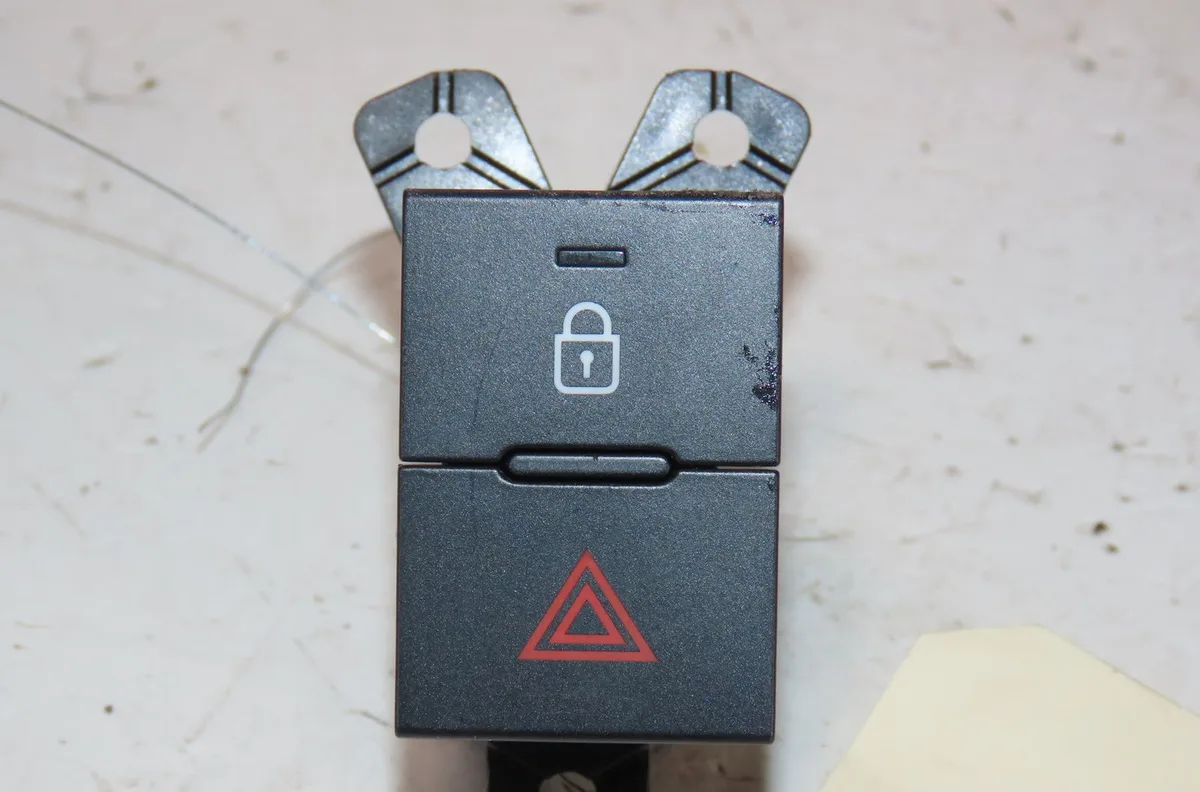 Bouton de warning Hyundai BAYON (BC3) 1.0 t-gdi 48v-hybrid (2021) 5 portes occasion