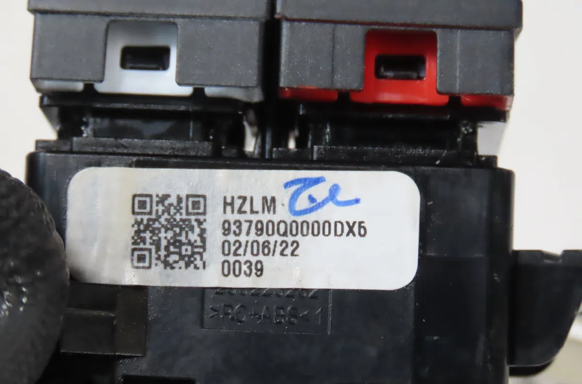 Bouton de warning Hyundai BAYON (BC3) 1.0 t-gdi 48v-hybrid (2021) 5 portes occasion — photo 3