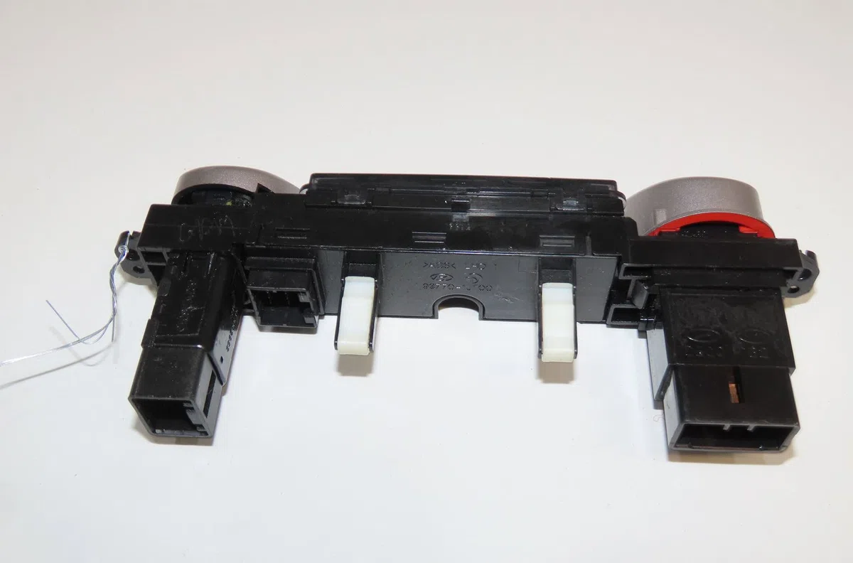 Bouton de warning Hyundai I20 I (PB, PBT) 1.2 (2008-2012) occasion — photo 2