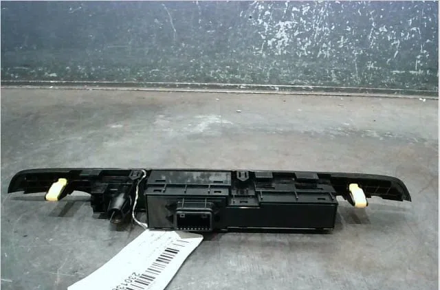 Bouton de warning Hyundai TUCSON (TL, TLE) 1.7 crdi (2015-2020) occasion — photo 2
