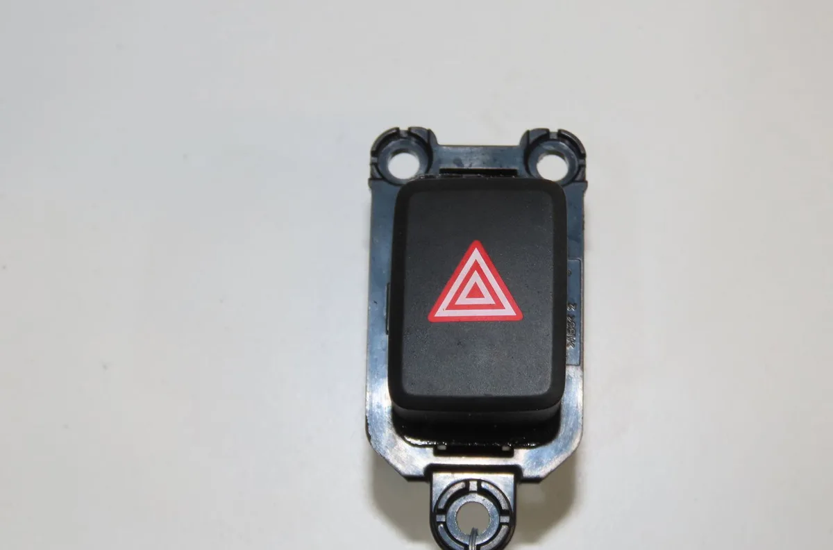 Bouton de warning Kia CEE'D (JD) 1.0 t-gdi (2015-2018) occasion
