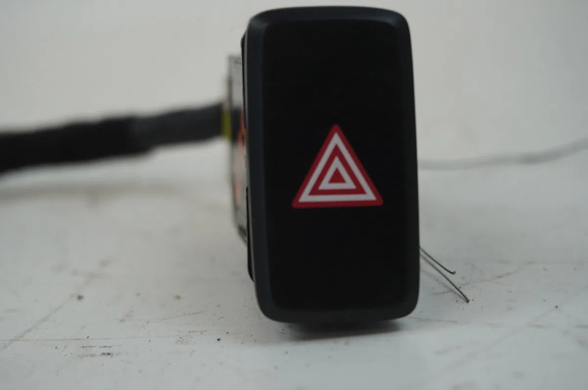 Bouton de warning Kia CEE'D (JD) 1.6 crdi 128 (2012-2018) occasion