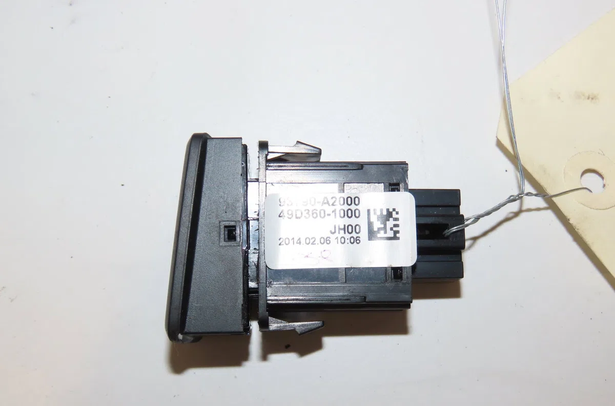 Bouton de warning Kia CEE'D Sportswagon (JD) 1.4 crdi 90 (2012-2018) occasion — photo 2