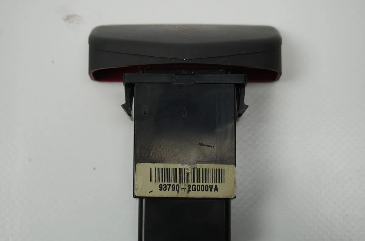 Bouton de warning Kia MAGENTIS II (MG) 2.0 crdi (2006-2010) occasion — photo 2