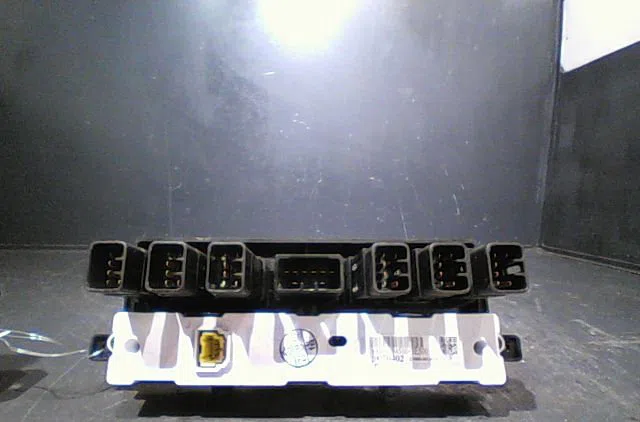 Bouton de warning Kia SORENTO I (JC) 2.5 crdi (2006-2011) occasion