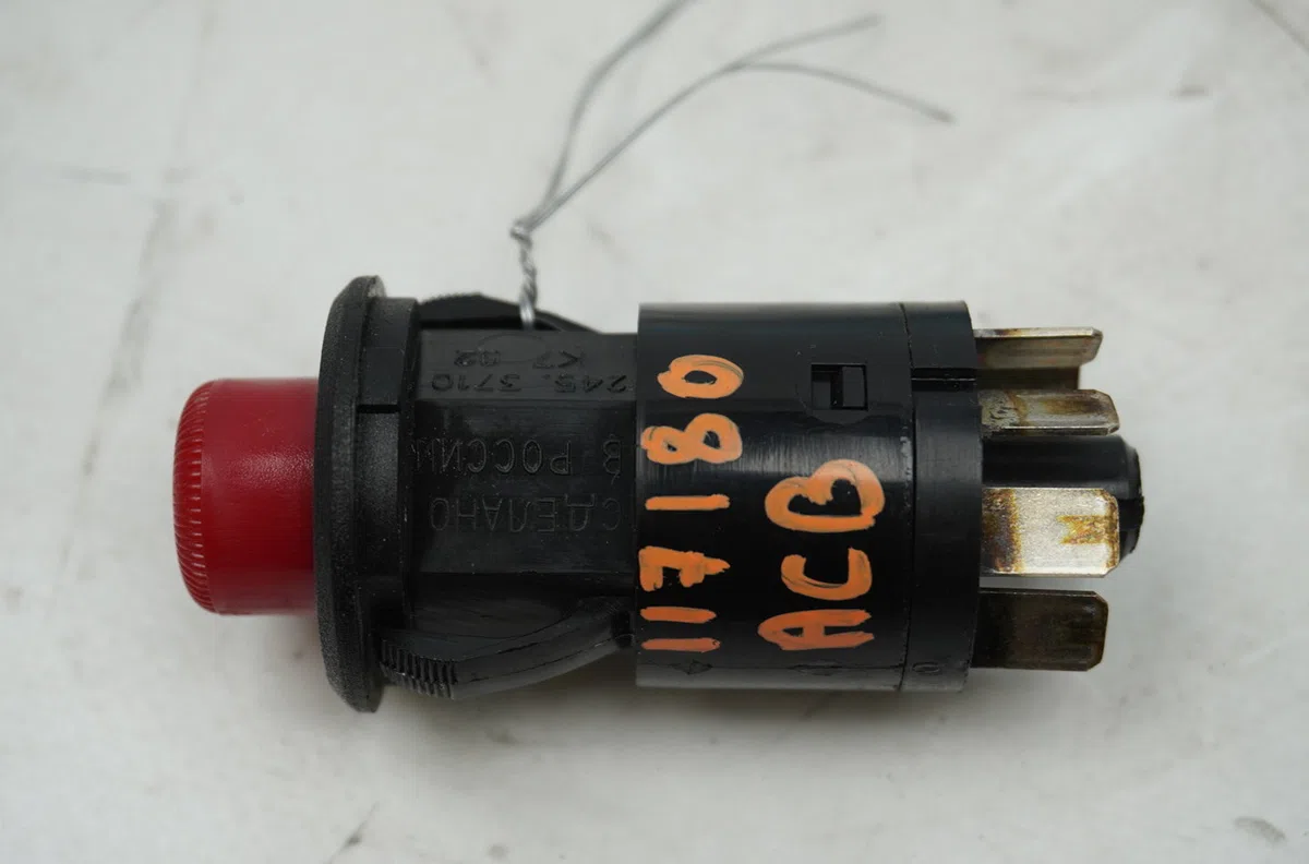 Bouton de warning Lada NIVA Véhicule tout terrain fermé (2121, 2131) 1.7 lpg (2002-2015) occasion — photo 2
