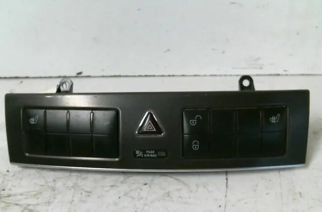 Bouton de warning Mercedes-benz CLASSE C Coupe Sport (CL203) C 180 kompressor (203.746) (2002-2008) occasion