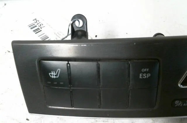 Bouton de warning Mercedes-benz CLASSE C Coupe Sport (CL203) C 180 kompressor (203.746) (2002-2008) occasion — photo 2