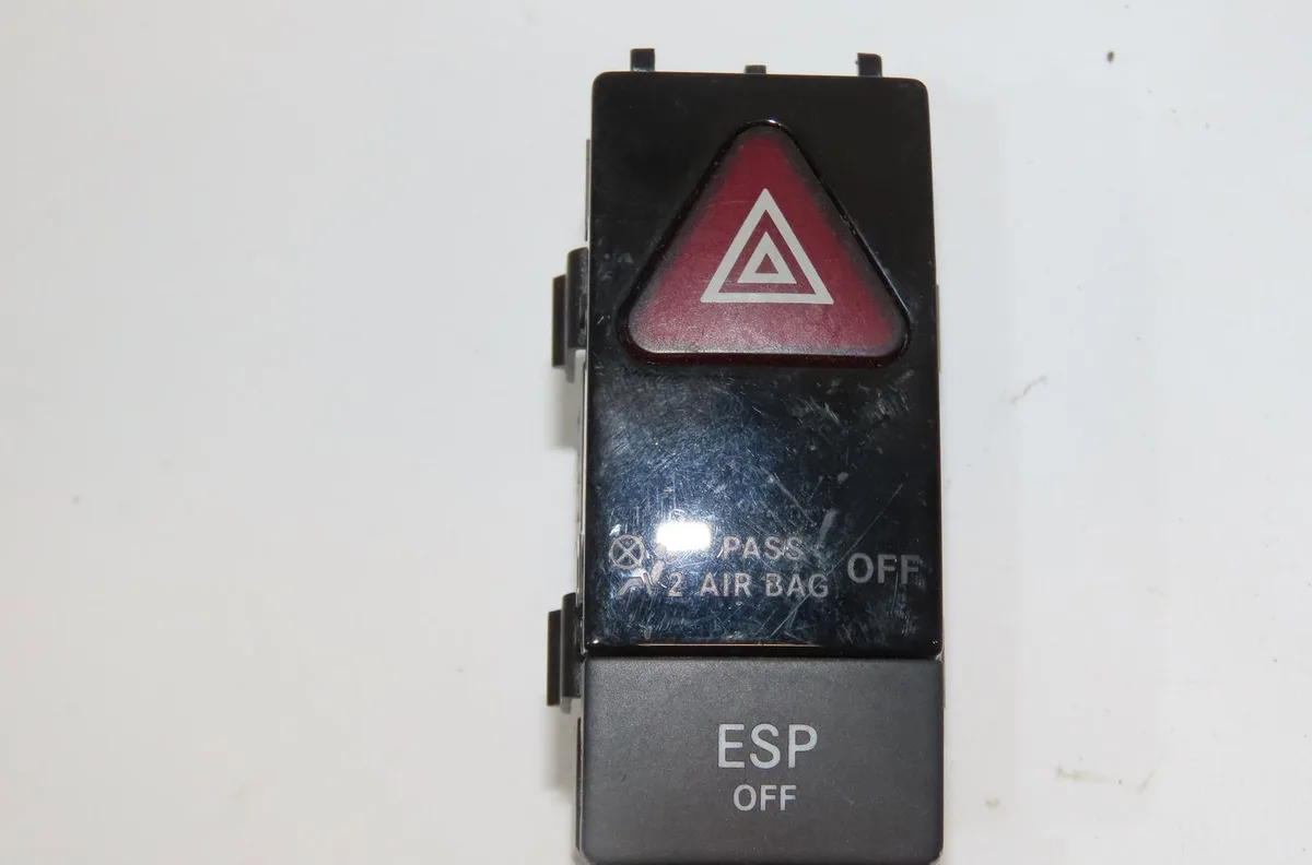 Bouton de warning Mercedes-benz CLASSE C (W204) C 220 cdi (204.008) (2007-2008) 4 portes occasion