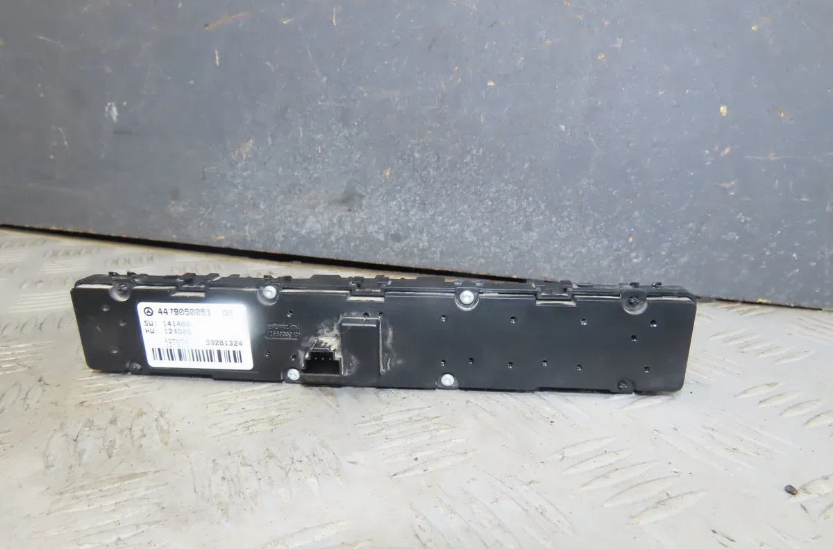 Bouton de warning Mercedes-benz VITO Camionnette (W447) 109 cdi (447.601, 447.603, 447.605) (2014) occasion