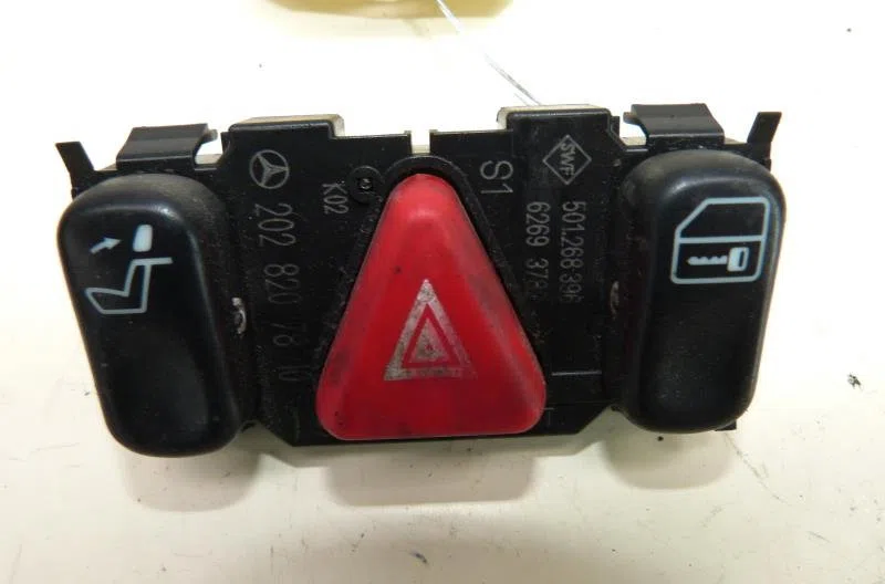 Bouton de warning MERCEDES CLASSE C 202 PHASE 1 occasion