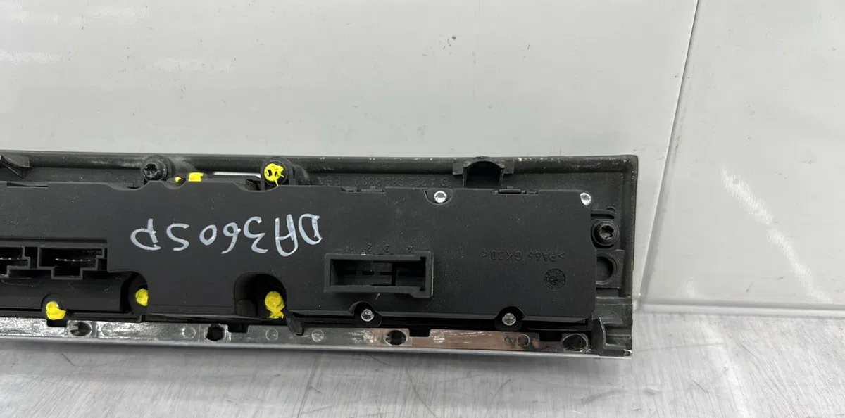 Bouton de warning MERCEDES CLASSE C 203 PHASE 2 occasion — photo 3