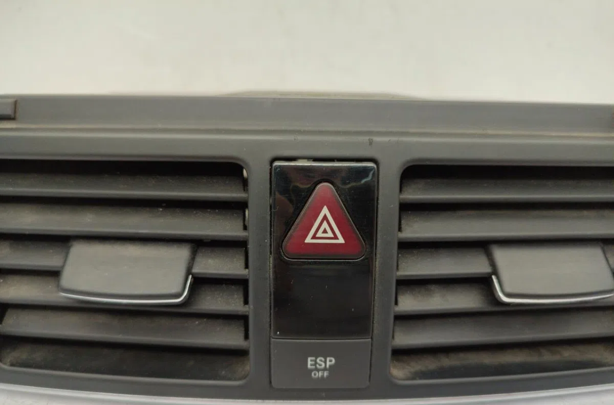 Bouton de warning MERCEDES CLASSE C 204 PHASE 1 occasion