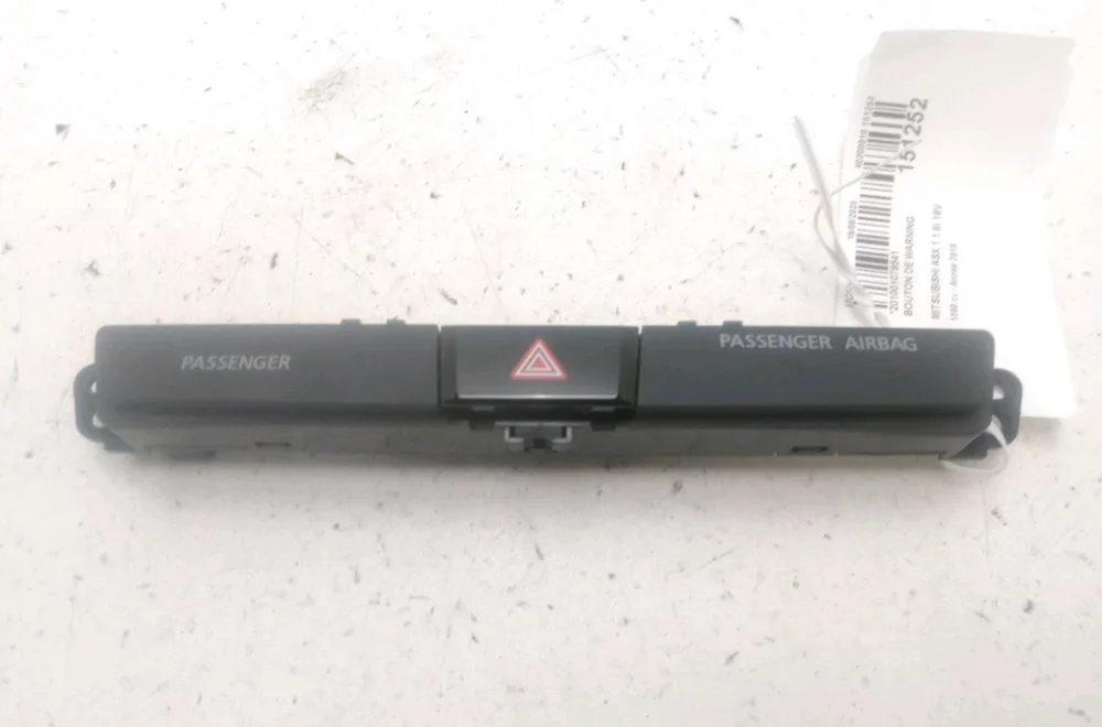 Bouton de warning Mitsubishi ASX (GA_W_) 1.6 mivec (ga1w) (2010) occasion