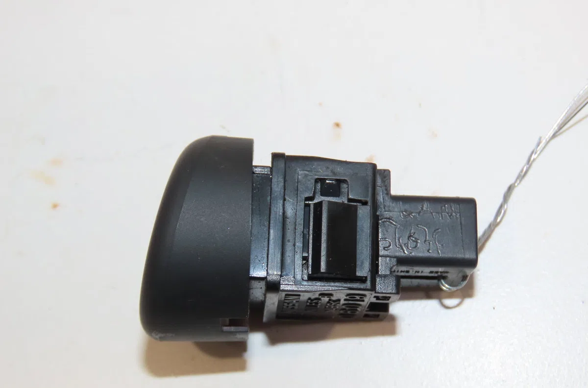 Bouton de warning Nissan JUKE (F15) 1.6 (2010) 5 portes occasion