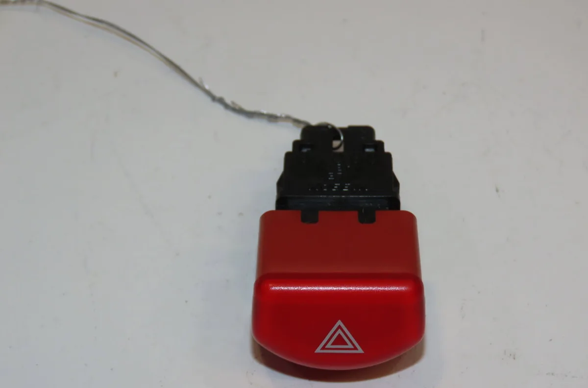 Bouton de warning Nissan MICRA III (K12) 1.5 dci (2003-2010) occasion