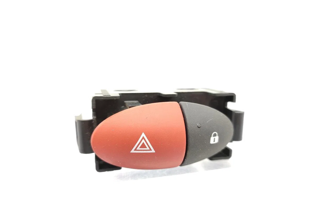 Bouton de warning NISSAN NV400 occasion — photo 2