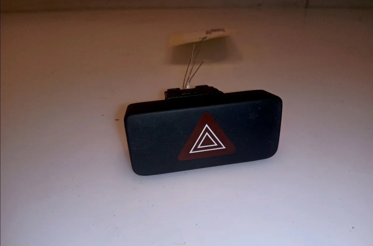 Bouton de warning Nissan PIXO (UA0) 1.0 (2009) 5 portes occasion