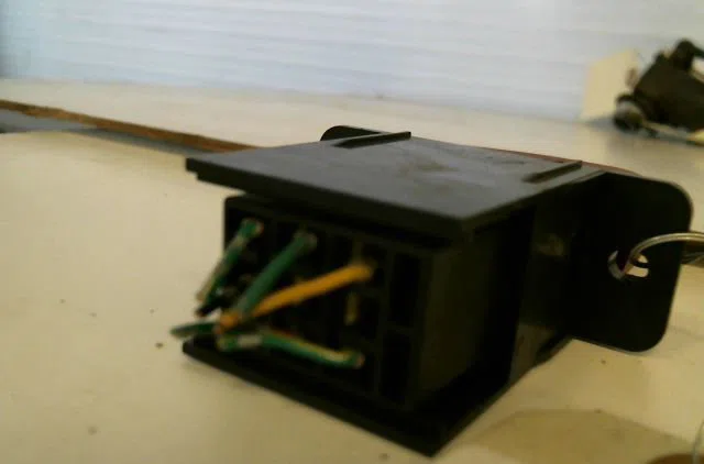 Bouton de warning OPEL AGILA occasion — photo 2