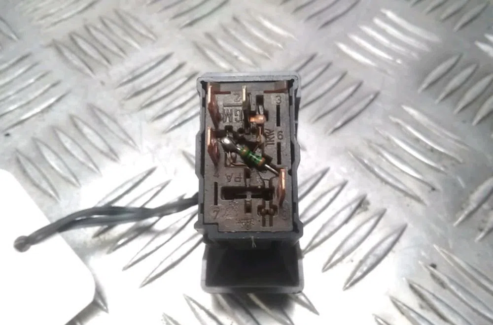 Bouton de warning Opel ASTRA G Décapotable (T98) 1.6 16v (f67) (2001-2005) occasion — photo 2