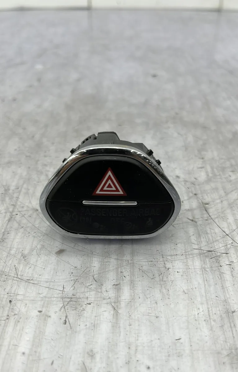 Bouton de warning OPEL CORSA E occasion