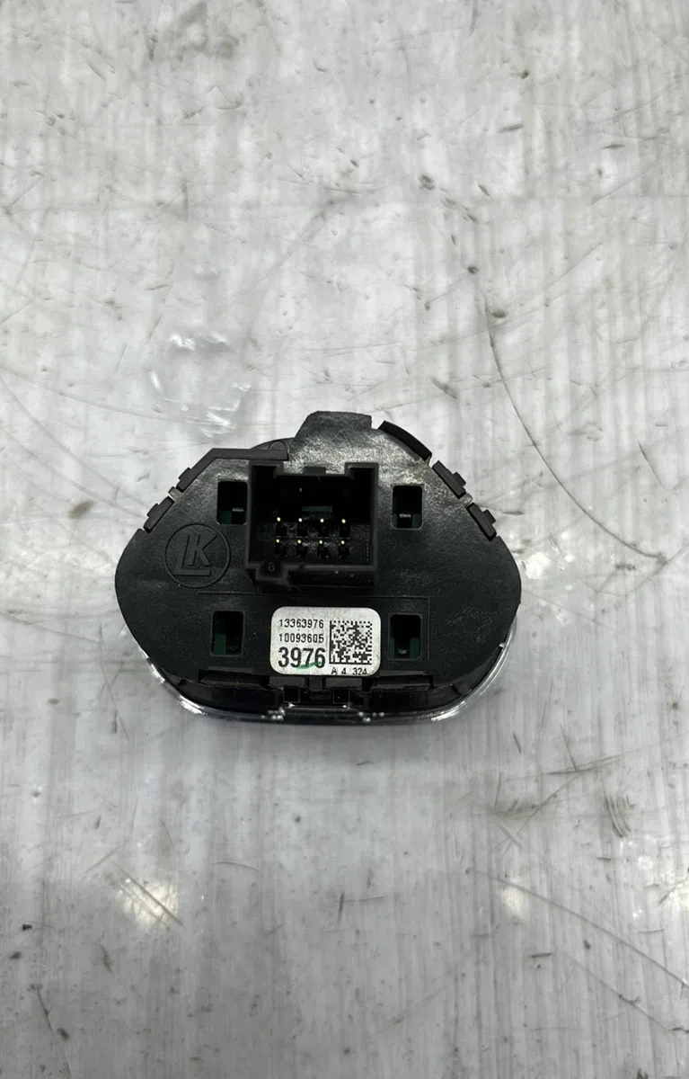 Bouton de warning OPEL CORSA E occasion — photo 4