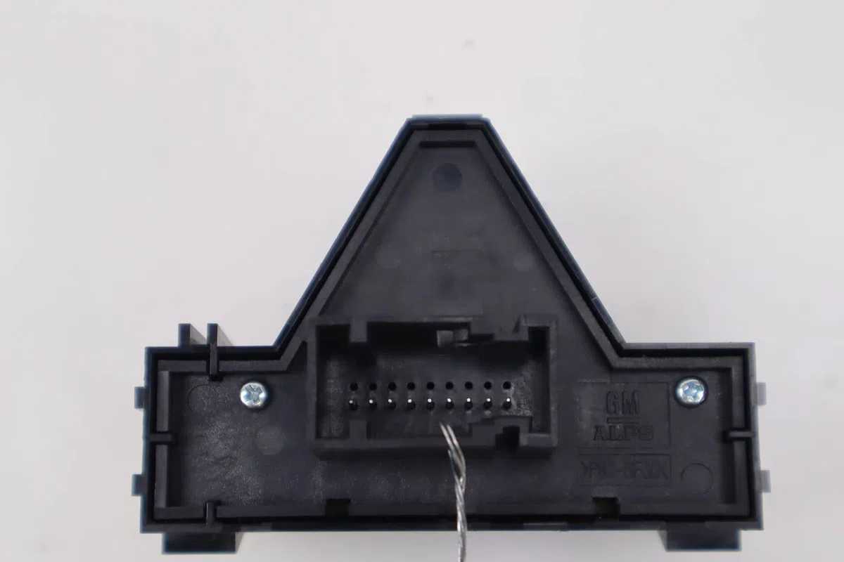 Bouton de warning Opel CORSA E (X15) 1.3 cdti (08, 68) (2014) occasion — photo 2