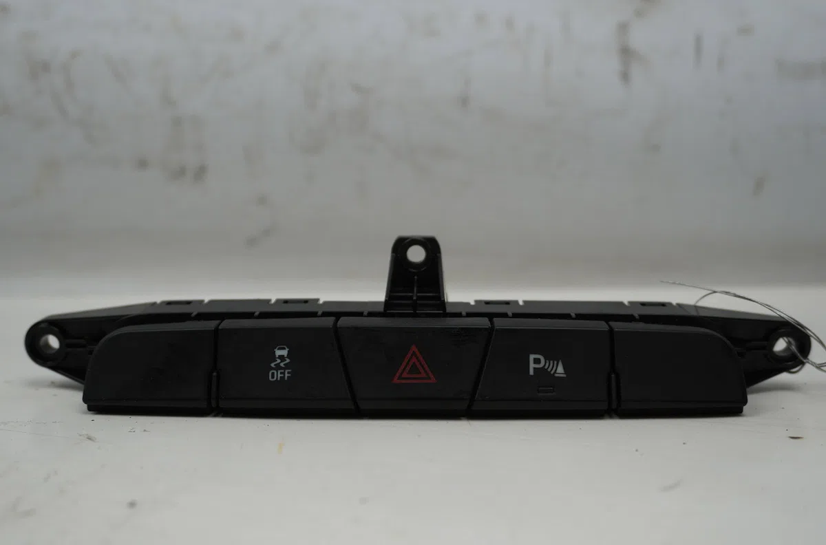 Bouton de warning Opel INSIGNIA A (G09) 2.0 cdti (68) (2008-2017) occasion