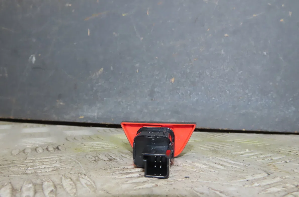 Bouton de warning Opel KARL (C16) 1.0 (2015-2018) occasion — photo 2