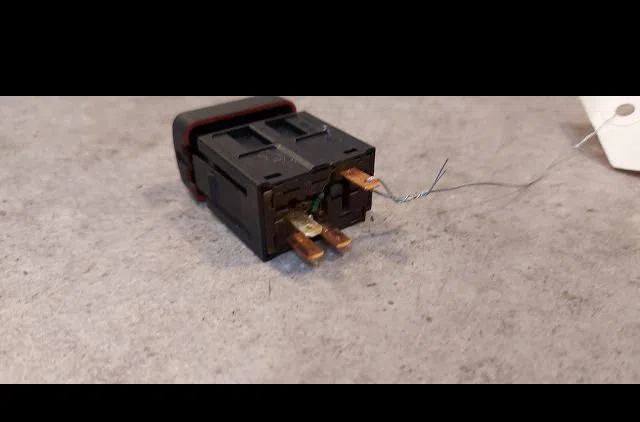 Bouton de warning Opel ZAFIRA A Monospace (T98) 2.2 dti 16v (f75) (2002-2005) 5 portes occasion — photo 2