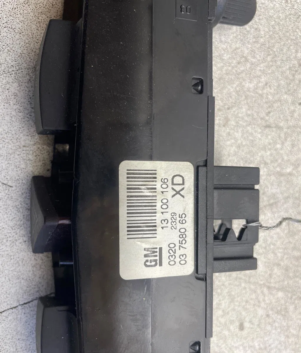 Bouton de warning Opel ZAFIRA - ZAFIRA FAMILY B (A05) 1.7 cdti (m75) (2008-2015) 5 portes occasion — photo 3
