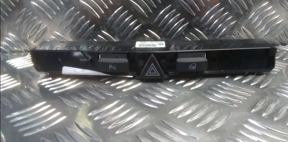 Bouton de warning Opel ZAFIRA - ZAFIRA FAMILY B (A05) 1.7 cdti (m75) (2008-2015) 5 portes occasion