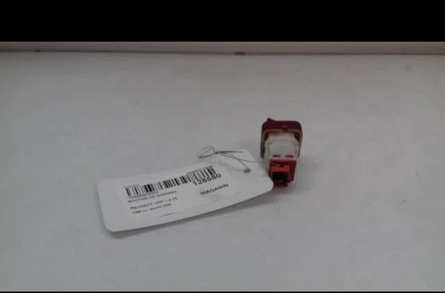 Bouton de warning Peugeot 1007 (KM_) 1.4 (2005) occasion — photo 2