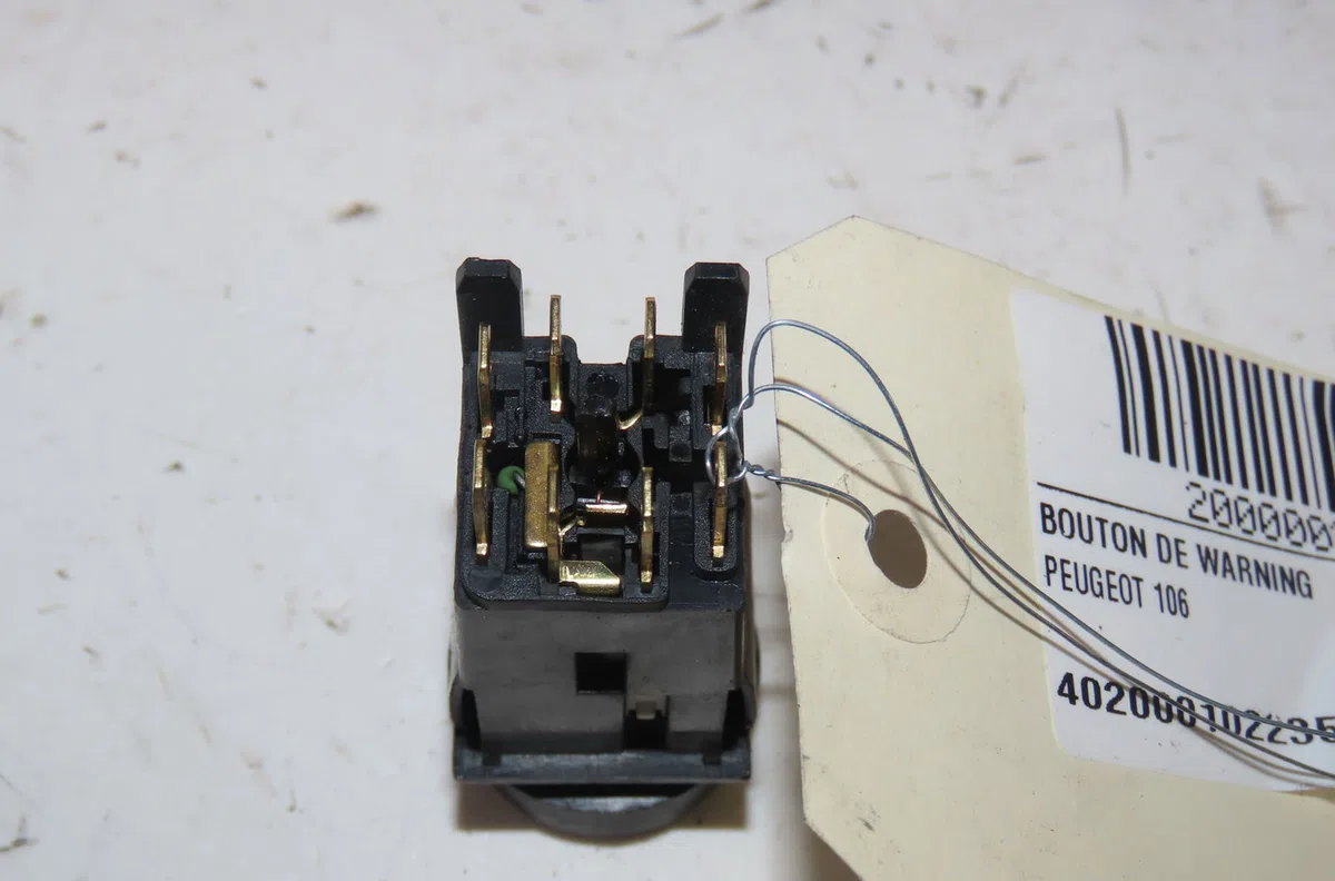 Bouton de warning Peugeot 106 II (1A_, 1C_) 1.1 i (1996-2004) occasion