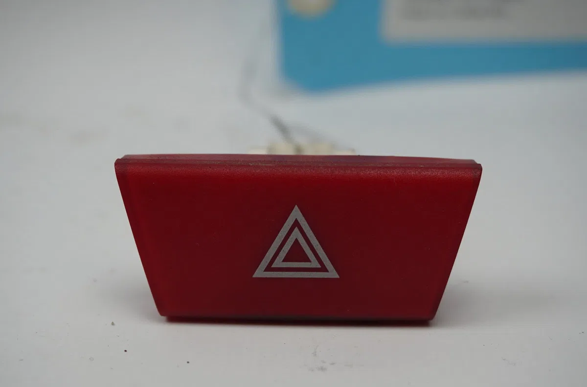 Bouton de warning Peugeot 107 (PM_, PN_) 1.0 (2005-2014) 3 portes occasion