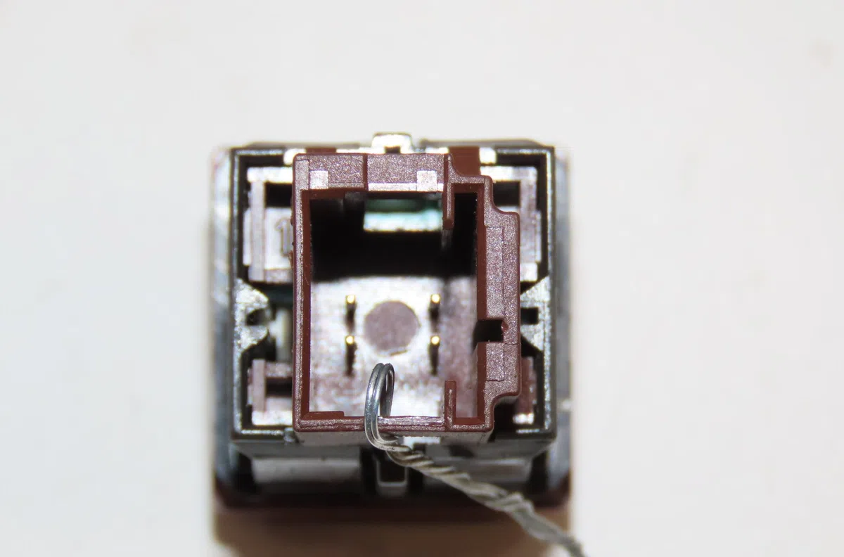 Bouton de warning Peugeot 206 (2L_, 2M_) 1.4 i (2lkfwa, 2mkfwa) (2009-2013) 3 portes occasion — photo 2