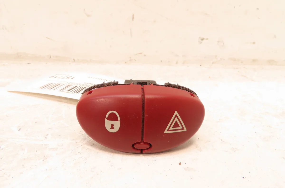 Bouton de warning Peugeot 206 (2L_, 2M_) 1.4 i (2lkfwa, 2mkfwa) (2009-2013) 3 portes occasion
