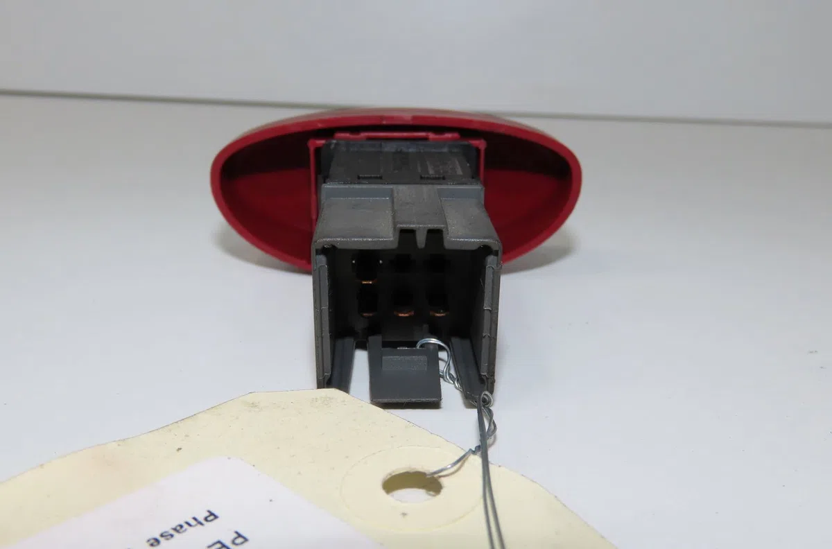 Bouton de warning Peugeot 206 3-5 portes (2A-C) 1.1 i (1998-2007) occasion — photo 2
