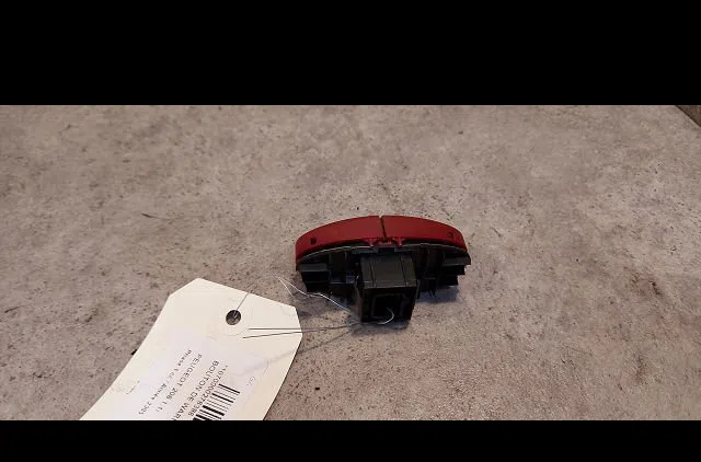 Bouton de warning Peugeot 206 3-5 portes (2A-C) 1.1 i (1998-2007) occasion — photo 2