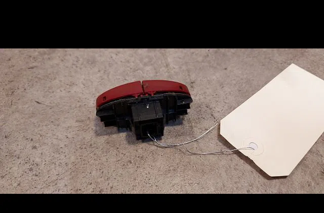 Bouton de warning Peugeot 206 3-5 portes (2A-C) 1.4 hdi eco 70 (2001-2009) 5 portes occasion — photo 2