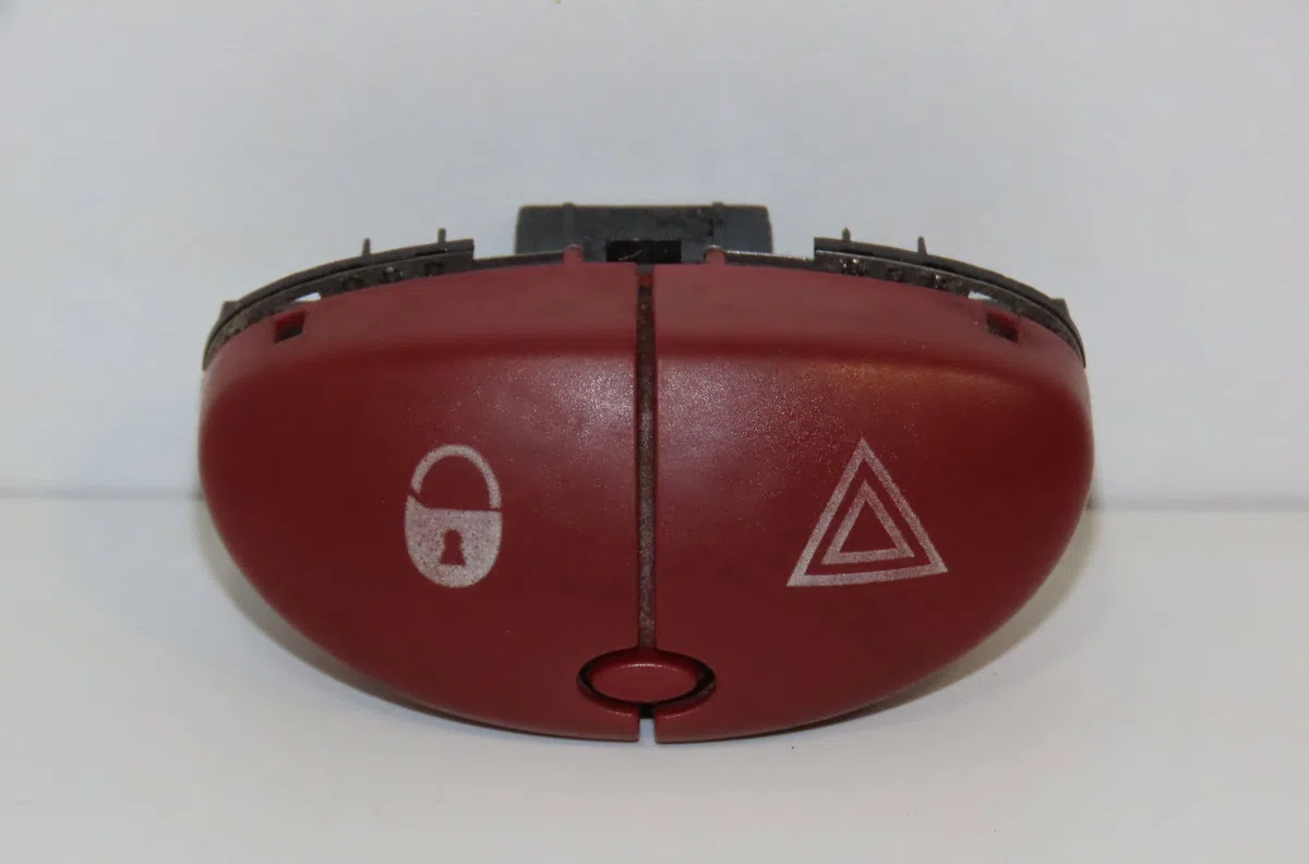 Bouton de warning Peugeot 206 3-5 portes (2A-C) 1.4 hdi eco 70 (2001-2009) 5 portes occasion