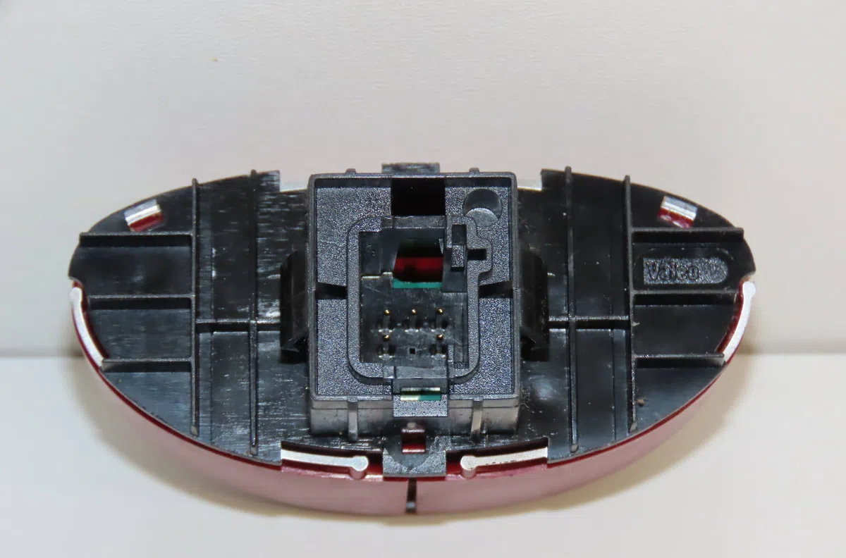 Bouton de warning Peugeot 206 3-5 portes (2A-C) 1.4 hdi eco 70 (2001-2009) 5 portes occasion — photo 2