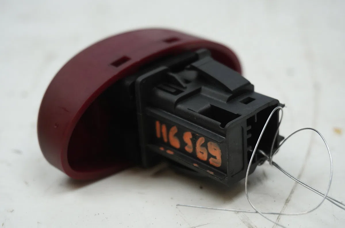 Bouton de warning Peugeot 206 3-5 portes (2A-C) 2.0 hdi 90 (1999-2009) 5 portes occasion — photo 2