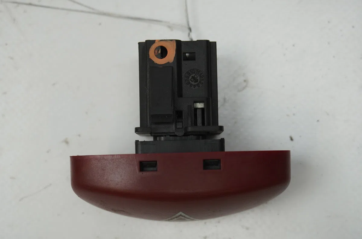 Bouton de warning Peugeot 206 SW (2E-K) 1.4 (2002-2007) occasion