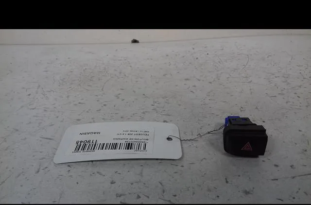 Bouton de warning Peugeot 208 I (CA_, CC_) 1.4 vti (2012) occasion