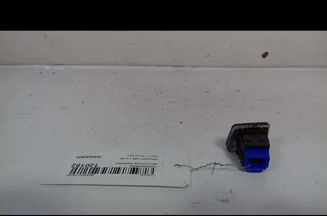 Bouton de warning Peugeot 208 I (CA_, CC_) 1.6 hdi (2012) 5 portes occasion