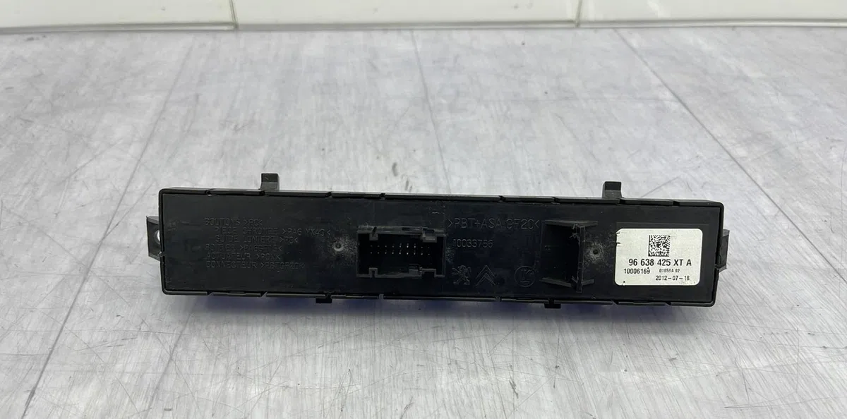 Bouton de warning PEUGEOT 3008 1 PHASE 1 occasion