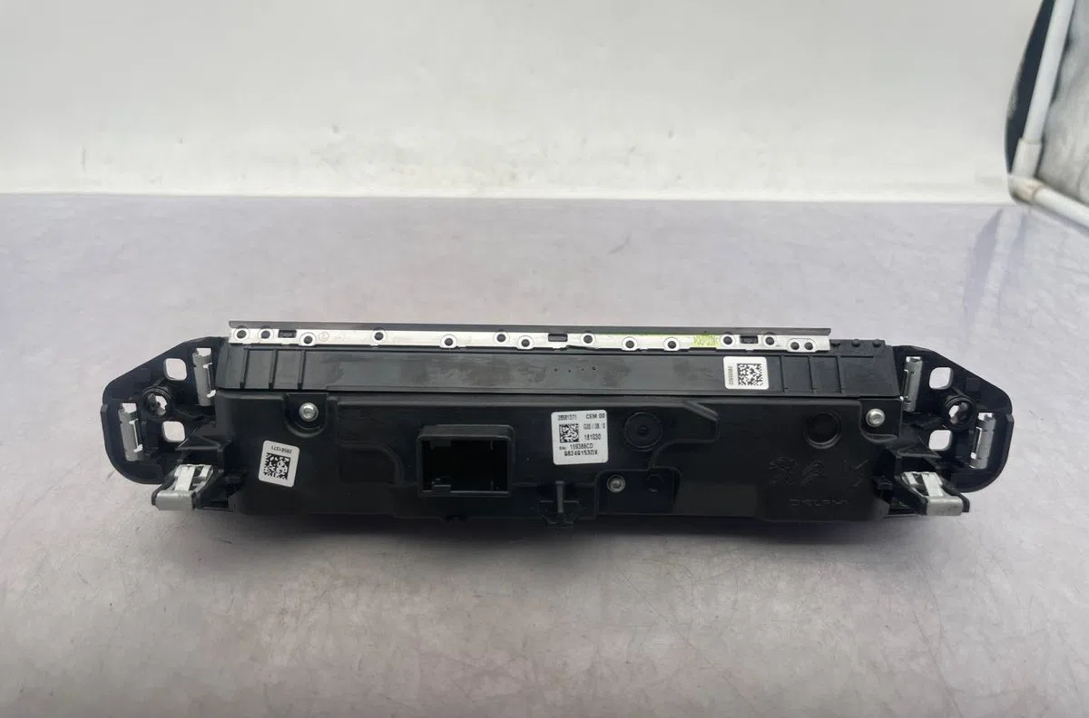 Bouton de warning PEUGEOT 3008 2 PHASE 1 occasion