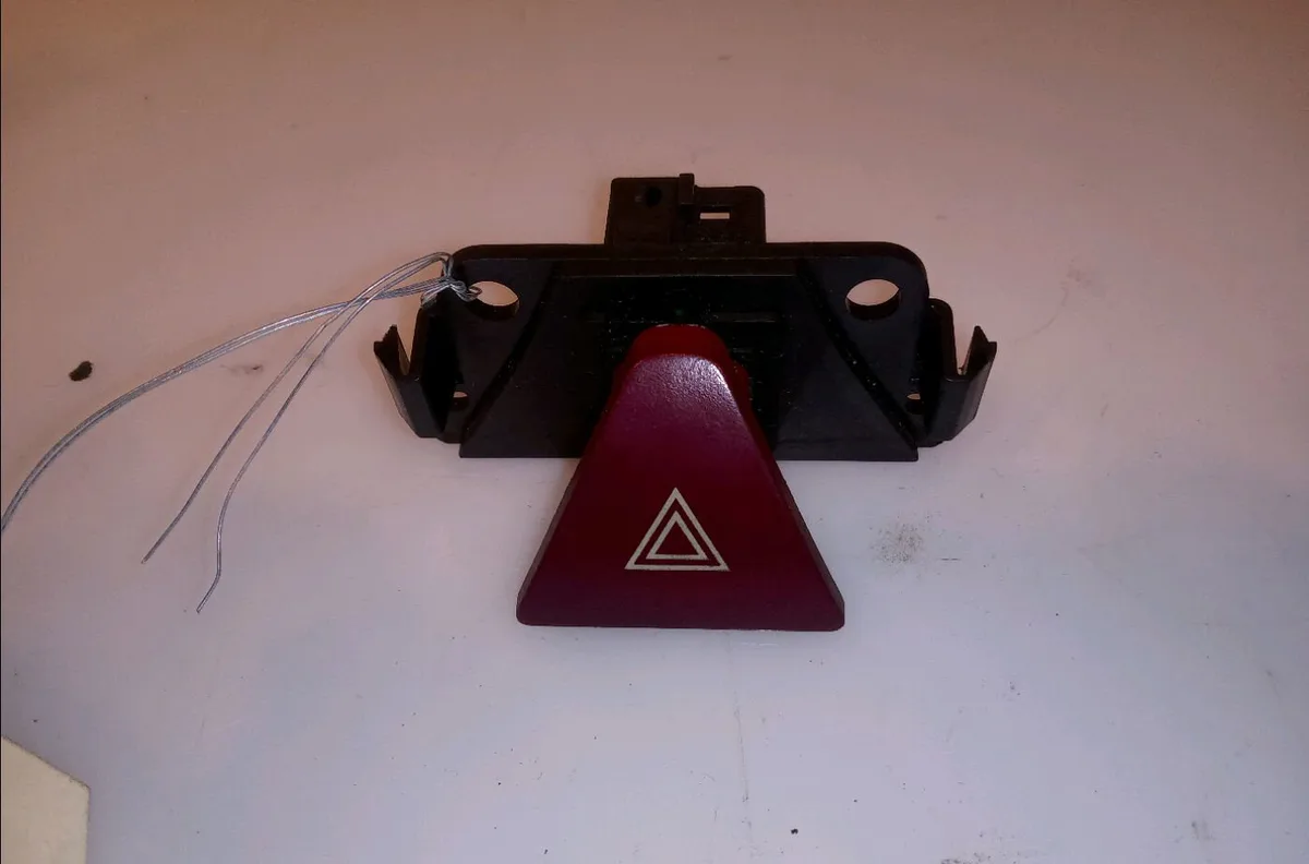 Bouton de warning Peugeot 307 (3A-C) 2.0 16v (2000-2005) occasion